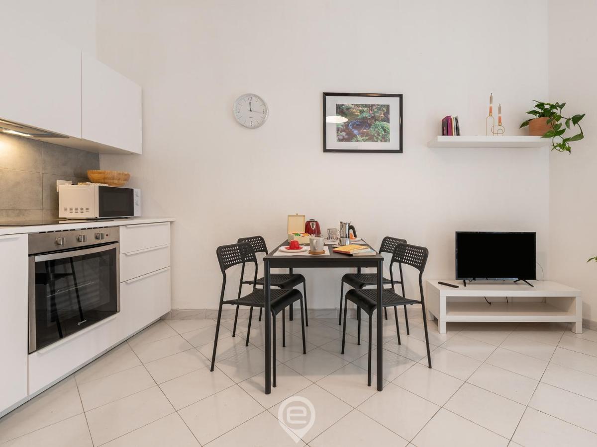 Aurora'S Apartment Каляри Екстериор снимка